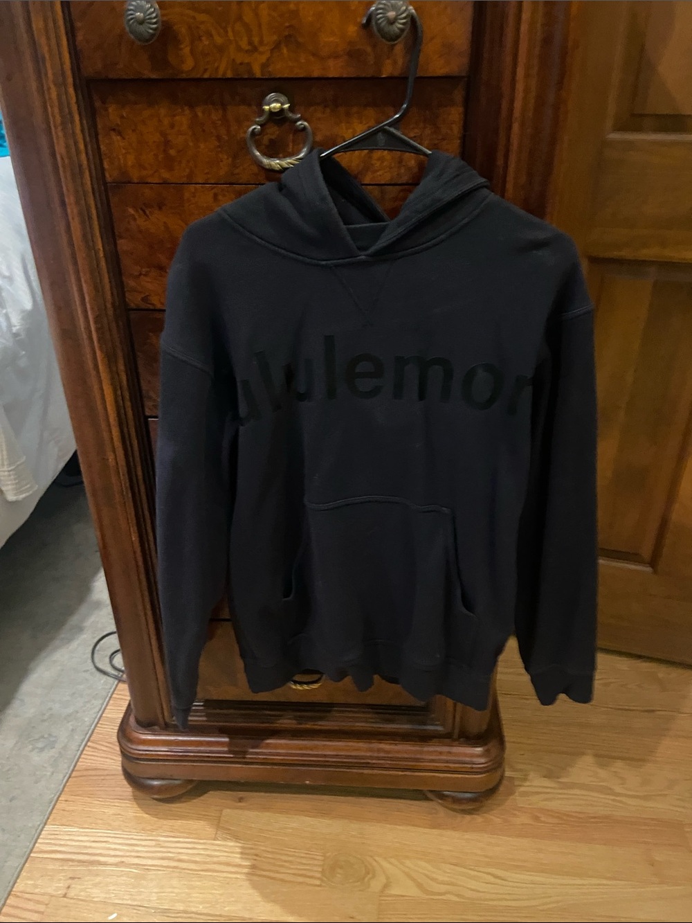 lululemon athletica unisex Black Crewneck Hoodie Sweater - Picture 2 of 3